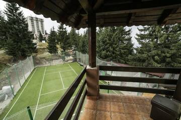 Фото номера Двухместный номер с 1 кроватью или 2 отдельными кроватями Отель Hotel Muntele Mic г. Borlova 17