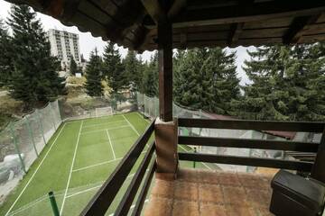 Фото номера Двухместный номер с 1 кроватью или 2 отдельными кроватями Отель Hotel Muntele Mic г. Borlova 2