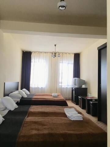 Фото номера Семейный номер Отель Hotel Muntele Mic г. Borlova 4